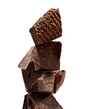 Пористые куски натурального шоколада Theobroma